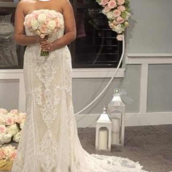 Wedding dress